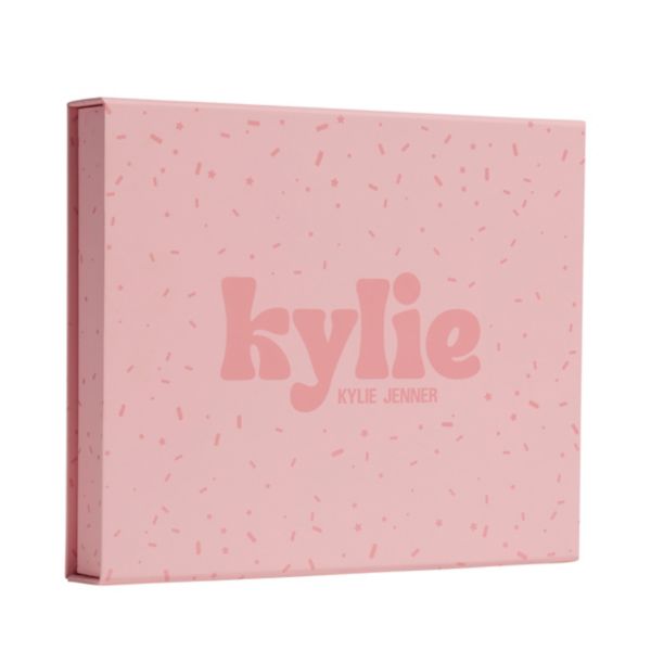 Kylie Jenner - Kylie Baby buying PR Box